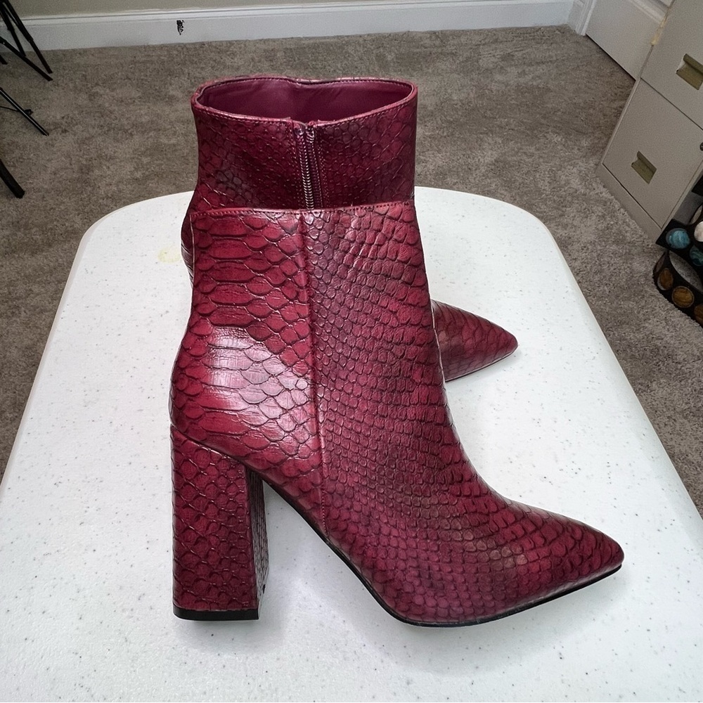 SHU SHOP Wine Snake Embossed Ankle Bootie SZ. 7.5. #65 - Picture 6 of 9